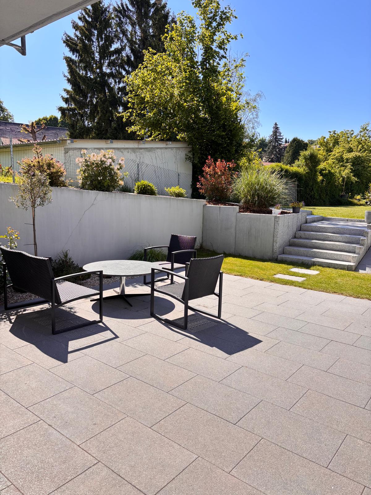 Terrasse mit Sitzgruppe